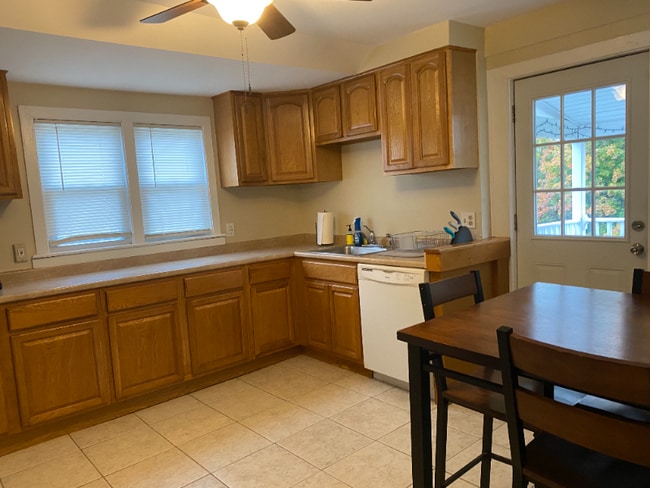 Photo - 105-107-107 Evergreen Ave Unit 1