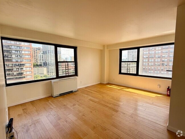 Building Photo - 135 Montgomery St Rental
