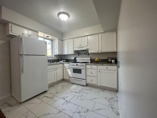 Photo - 2608 Avery St