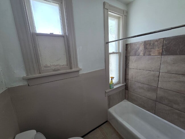Photo - 2 Bedroom, 1 Bath Upper Unit Unidad 1 Upper