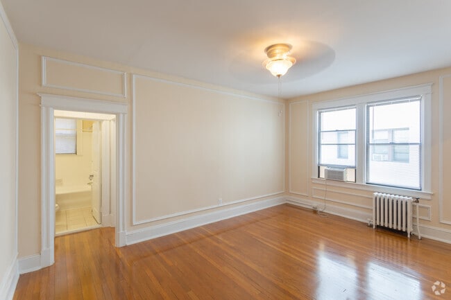 Apt 204 - Renovated 1 x 1