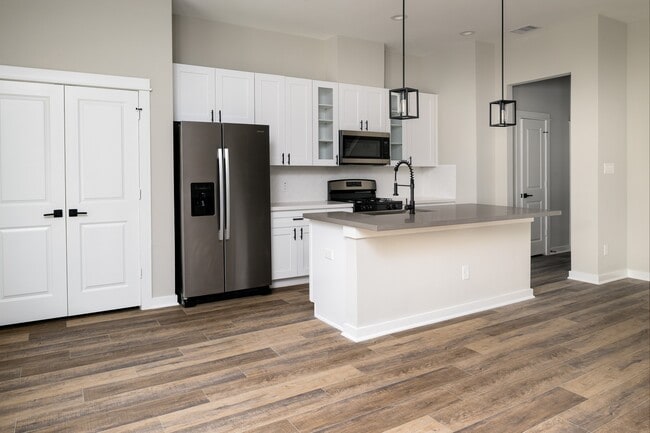 Photo - 417 Stonework Garden Ln