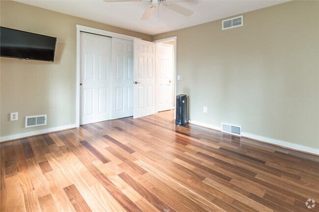 Building Photo - 31 Misty Pine Rd Rental