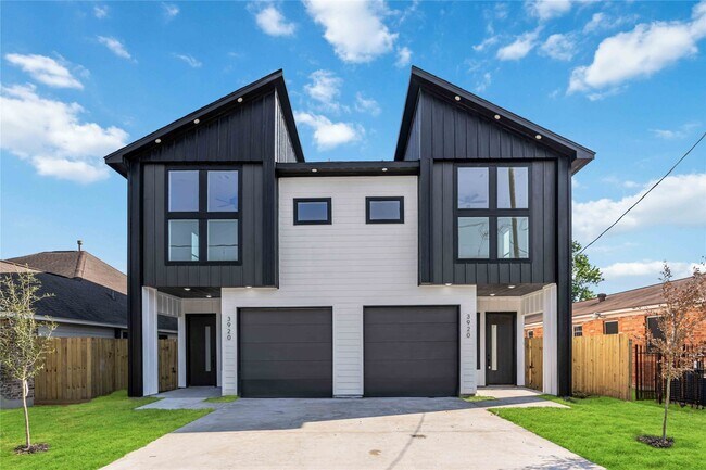 Building Photo - 3920 Aledo St