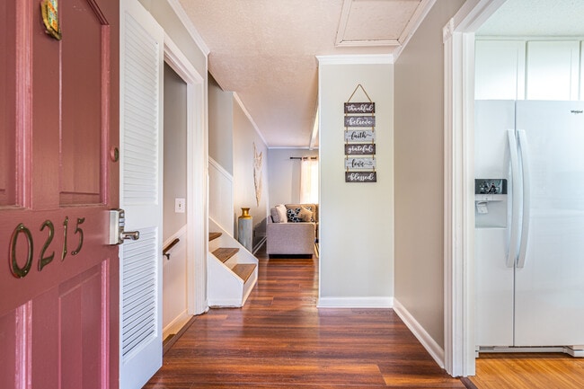Photo - 10215 Melanie Dr SE