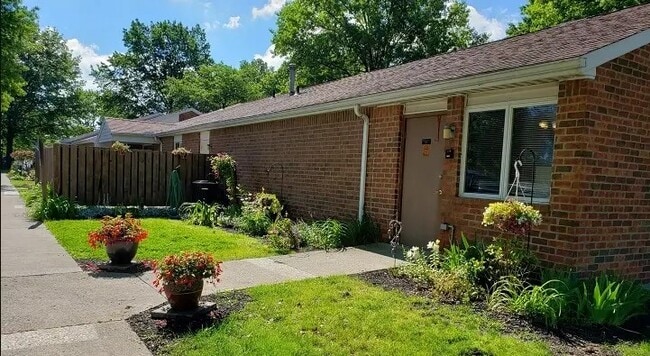 Photo - 41 E Washington St