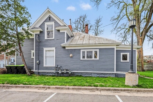 Photo - 121 S Clay St