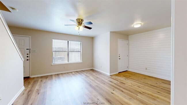 2807 Longmire Dr