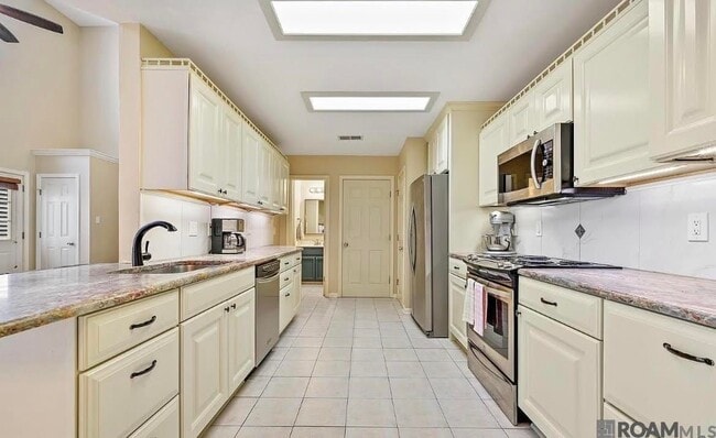Building Photo - 5050 Stumberg Ln