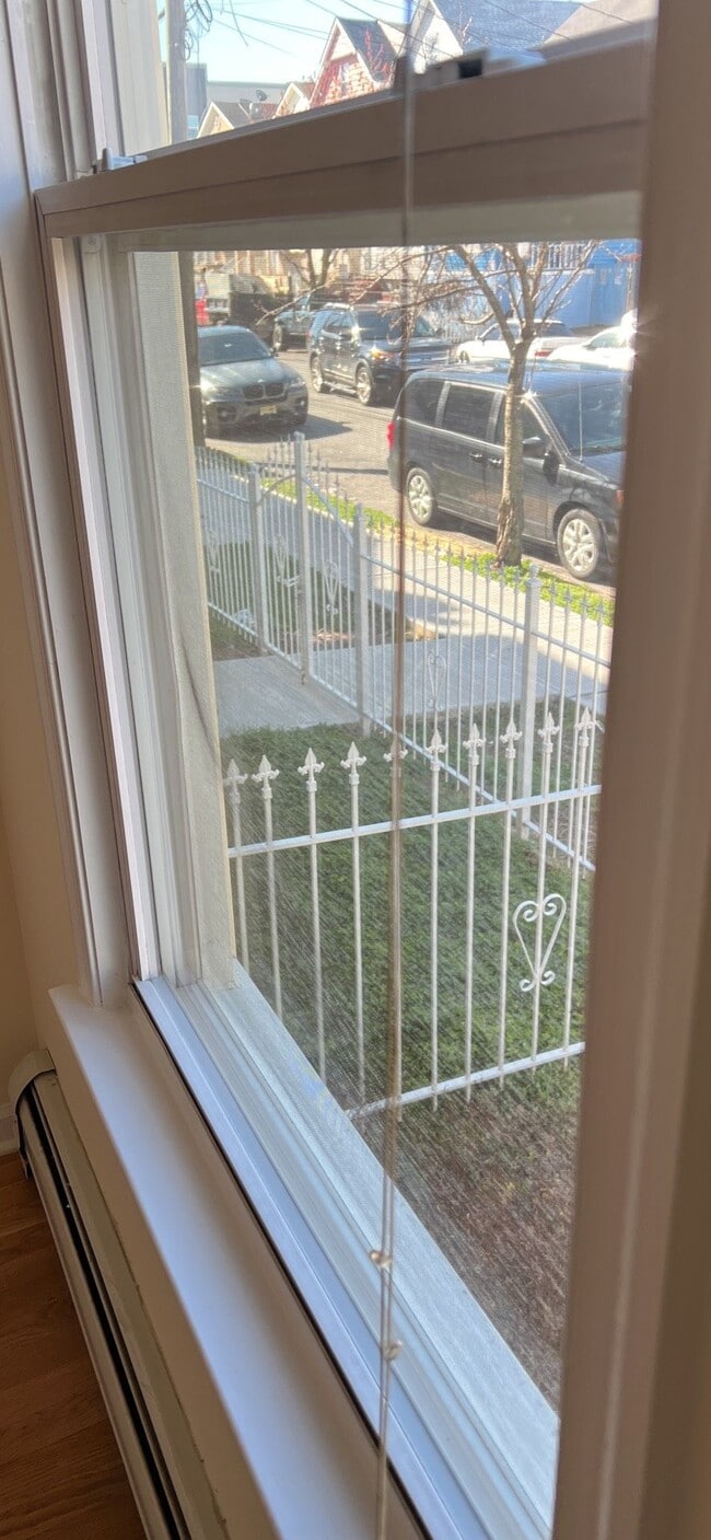 Photo - 129 Court St