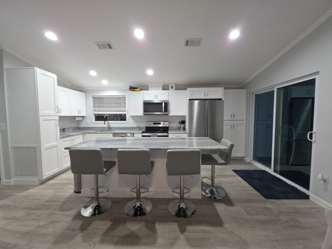 Photo - Newly Remodeled / Furnished 2 Bedroom / 2 Bathroom
