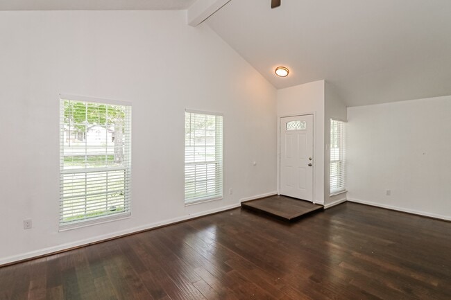 Photo - 28914 Champion Oaks Dr