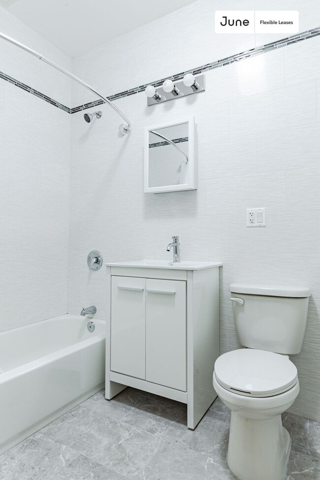 Photo - 47 W 71st St Unidad 3R