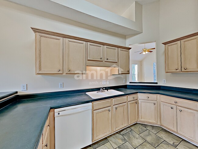 Photo - 622 Creekfront Dr