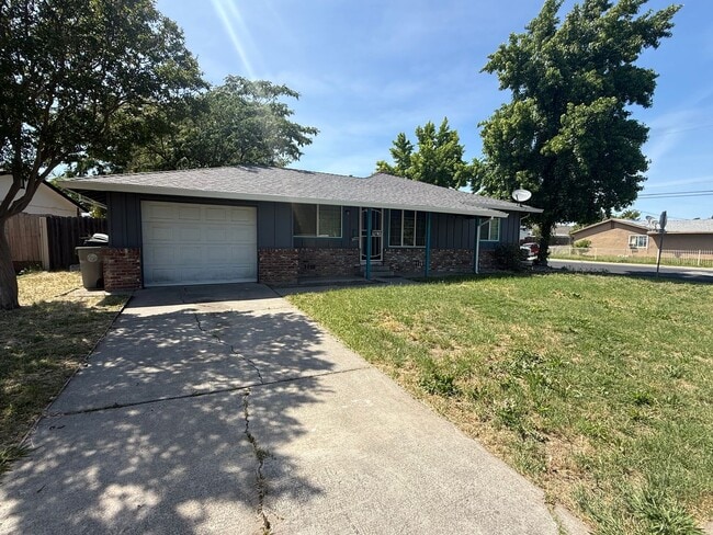 Building Photo - 2Bed 1 Bath