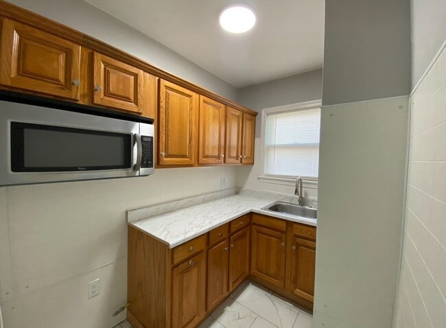 Building Photo - 63 Clark St Unit 1