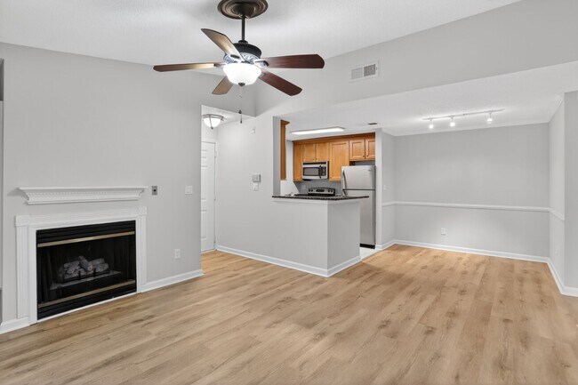 Photo - 534 Granville Ct Unidad 534