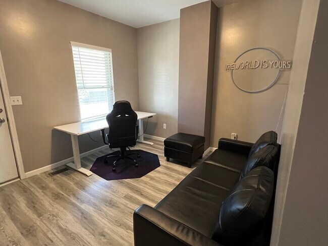 Photo - 360-362 Hosack St Unidad A