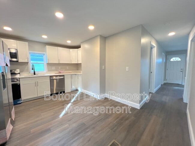 Photo - 613 Dr M.L.K. Jr. Way