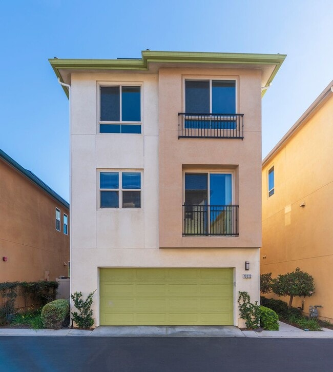 Photo - Secured and Quiet Townhome in Private Comm...