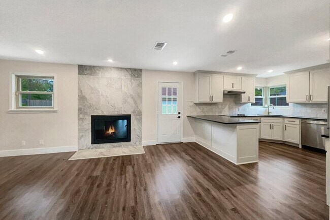 7148 E Mockingbird Ln