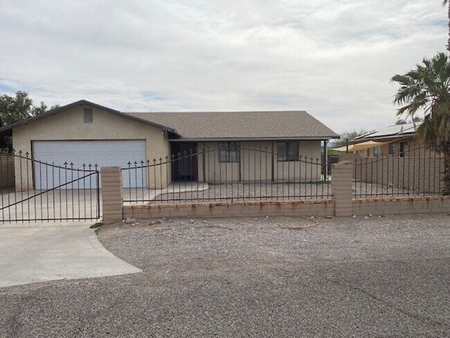 Photo - 3 Bedroom Home with Fenced Yard and Garage