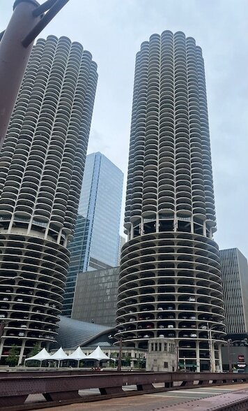 Photo - 300 N State St Unidad 5225