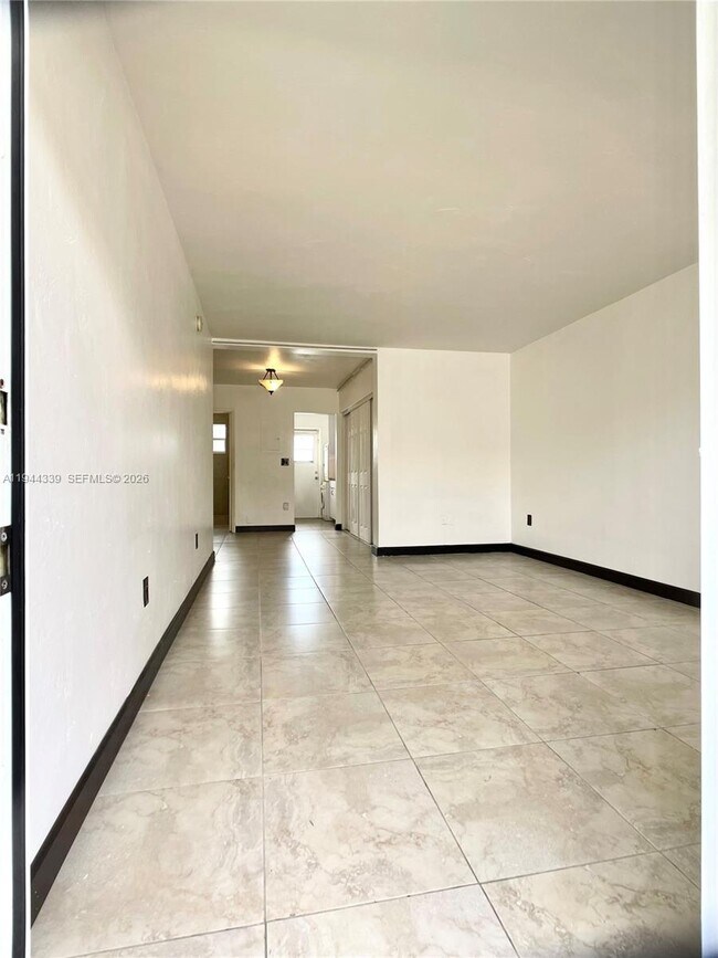 Photo - 626 Meridian Ave Unidad 9