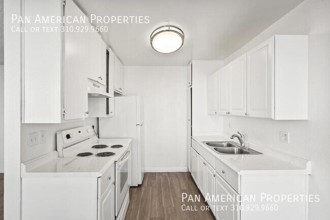 Photo - 863 S Mollison Ave Unidad #27