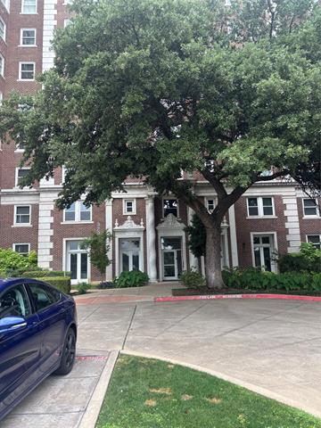 Building Photo - 329 E Colorado Blvd Unit 404