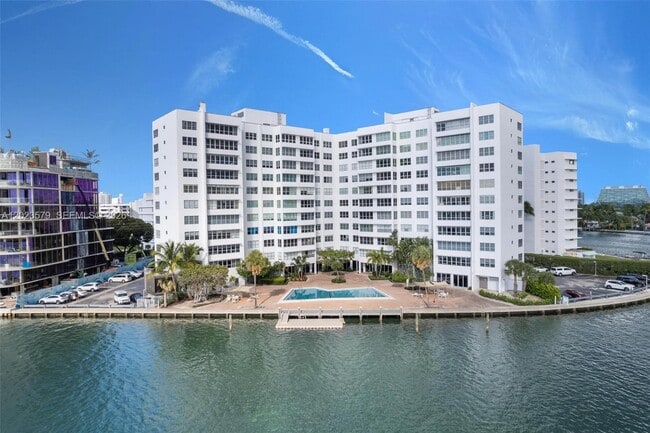 Photo - 9102 W Bay Harbor Dr Unidad 2-DW