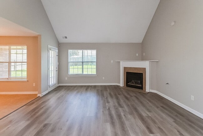 Photo - 4428 Liverpool Ln