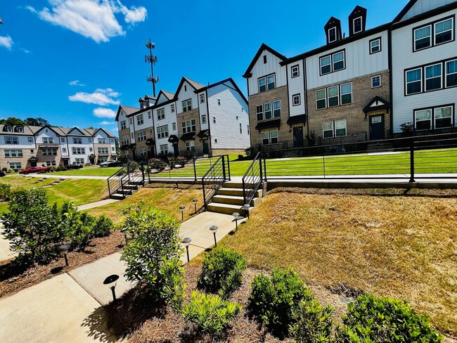 Photo - Beautiful 4BR Townhouse in Ballantyne