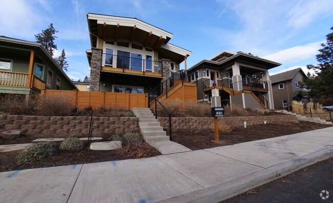 Building Photo - Gorgeous Modern Westside Home on Portland ...