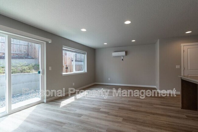 Photo - 4803 NE 37th Ct