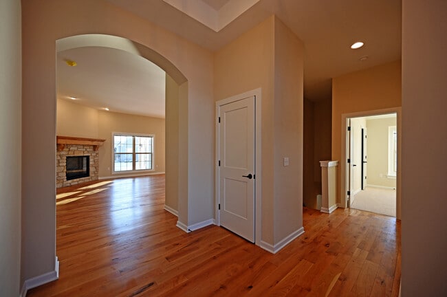 Photo - 1617 Belmont Ln Unidad Duplex Condo  for Rent in Oconomowoc
