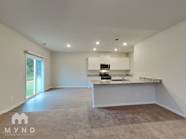 Photo - 72 Royal Mdw Dr