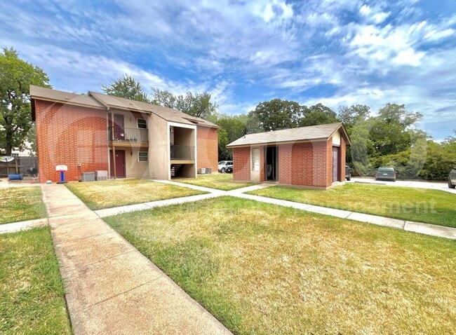 Photo - 410 Bryan St