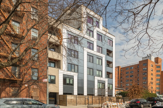 Photo - 707 Willoughby Ave