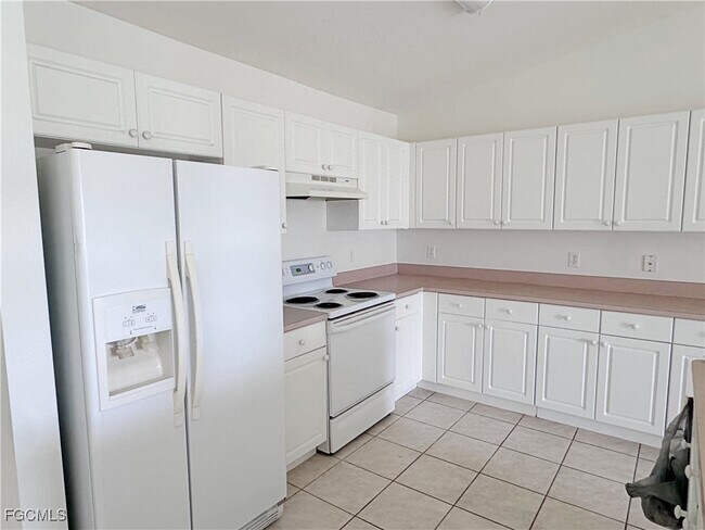 Photo - 2046 NE 6th St