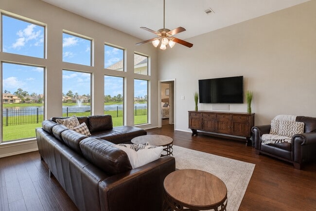 Photo - 2823 Woodland Glen Ln