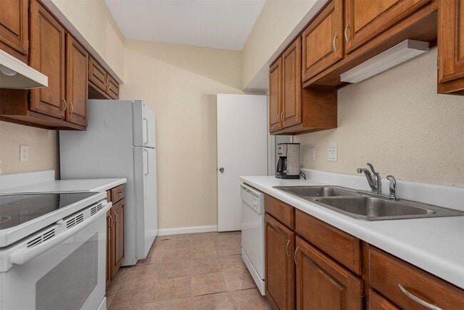 Photo - 2400 N Braeswood Blvd Unit 220