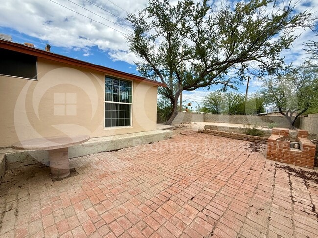 Photo - 2760 N Palo Verde Ave