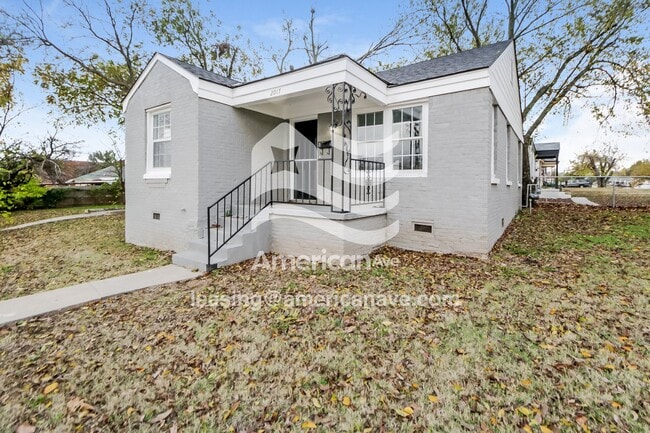 Photo - 2017 Miramar Blvd