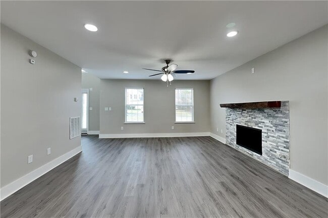 Photo - 104 Silvergrass Dr