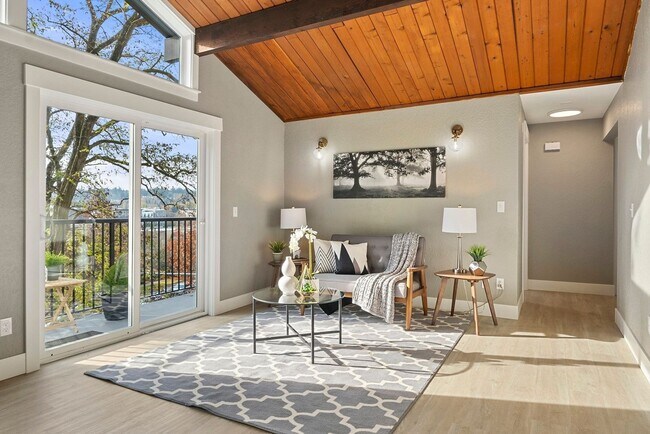 Photo - Top Floor 2 BR 1 BA with Vaulted Ceilings ... Unidad 302