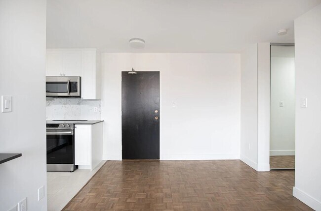 Photo - 7411 & 7433 Yonge St. and 20 & 30 Clarke Ave