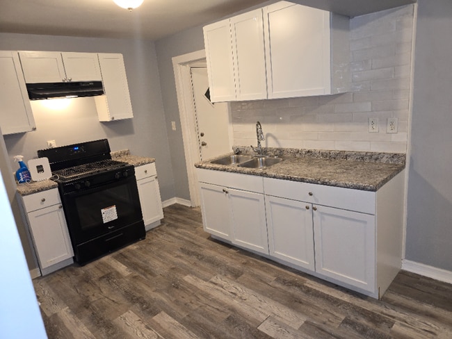 Photo - 14616 State St