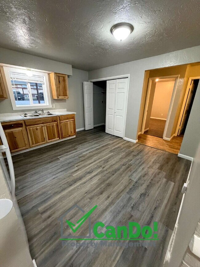 Photo - Now Available! Remodeled 3 bedroom, 1 bathroom apartment in Blackfoot Unidad 3