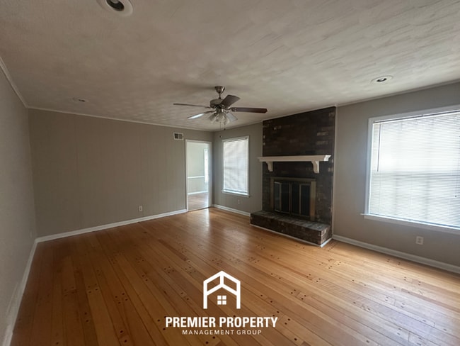 Photo - 5114 Patrick Henry Dr